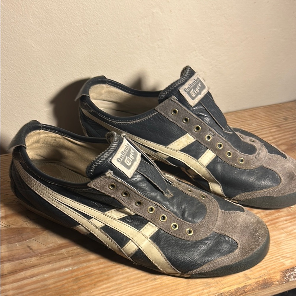 Onitsuka Tiger by Asics Men's Black and Cream Shoes
